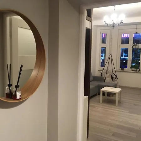 Secret Apartament 4 Отель Познань